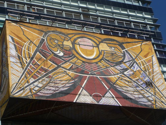 Weitere Beispiele der Mexikanischen Architektur auf dem Campus der UNAM aus den 50sigern und ebendso UNESCO WELTKULTURERBE