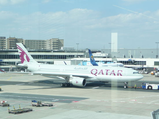 Maschine aus Qatar in Frankfurt Main