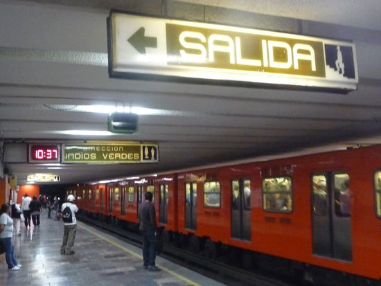 Metro Station Juarez Linie 3