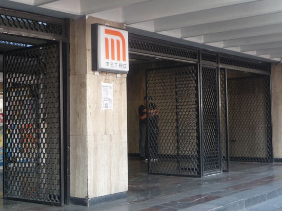 Metro Station Juarez Linie 3 Eingang