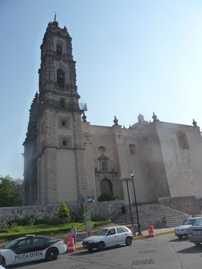 Das Kloster San Francisco Javier in Tepotzotlan von vorne