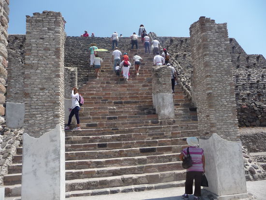 Treppe der Pyramide zum Morgenstern