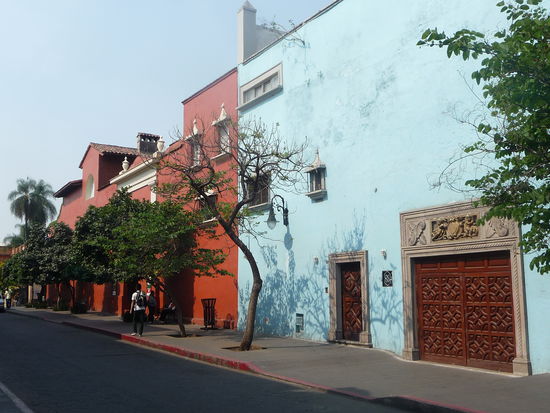 Einige der wenigen Kolonialhäuser in der Stadt