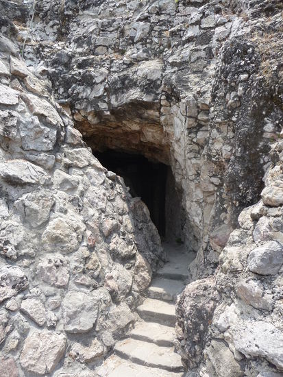 Zugang zum Observatorium in Xochicalco