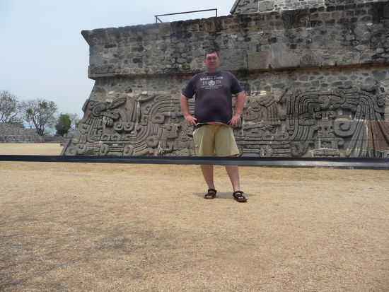 Ich am Tempel der gefiederten Schlangen