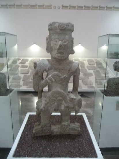 Fundstücke der Tempelanlage im Museum von Xochicalco