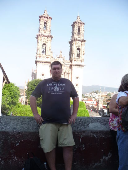 Ich mit Kirche Santa Prisca im Hintergrund