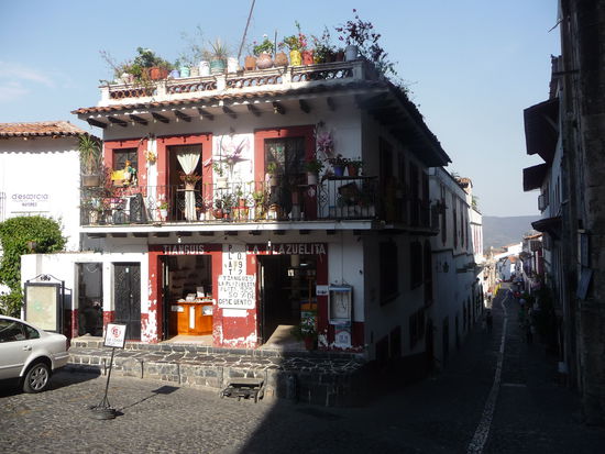 Schöne Kolonialhäuser soweit das Auge blickt