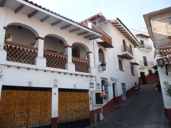 Schöne Kolonialhäuser soweit das Auge blickt