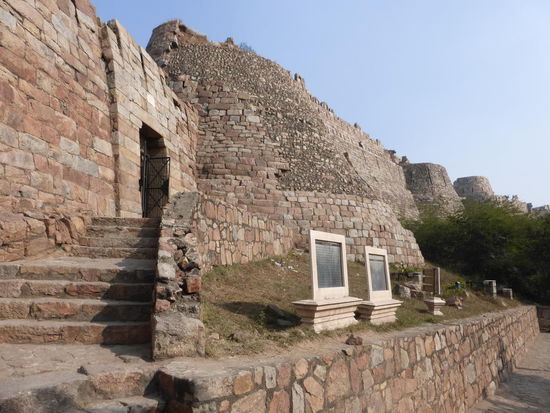 Eingangstor Festung Tughlagabad in South Delhi