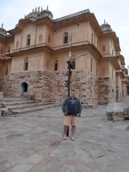 Ich vor dem Madhvendra Palace im  Nahargarh Fort