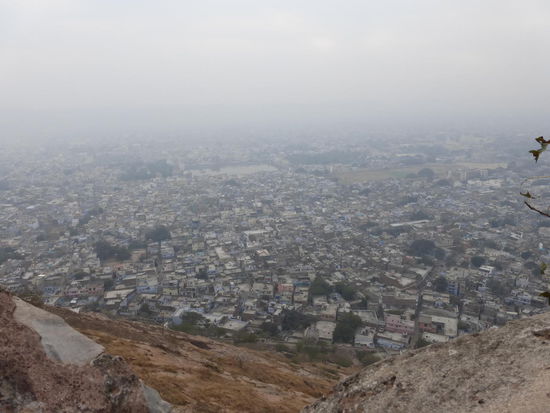 Leider ist die Sicht auf Jaipur heute morgen etwas getrübt und daher nicht ganz so toll wie ich es erwartet hätte. 