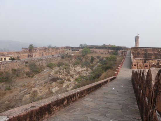 Weiter geht es durch das Jaigarh Fort