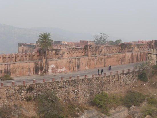 Weiter geht es durch das Jaigarh Fort