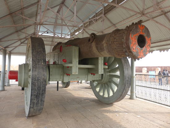 Jaivana die größte Kanone der Welt auf Rädern