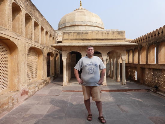 Und wieder bin ich zu sehen im Palast von Man Singh I. im Amber Fort