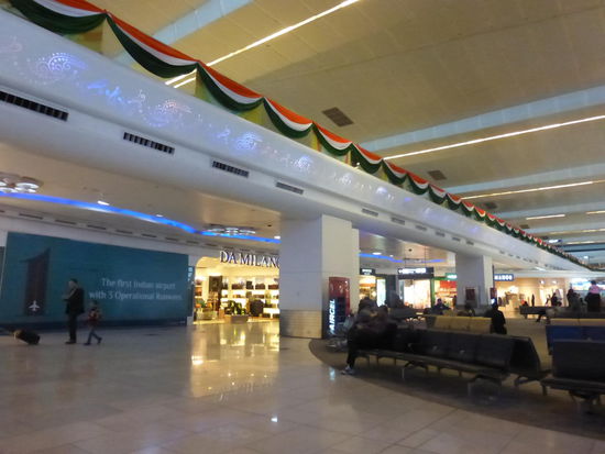 Unterwegs durch den Airport Delhi