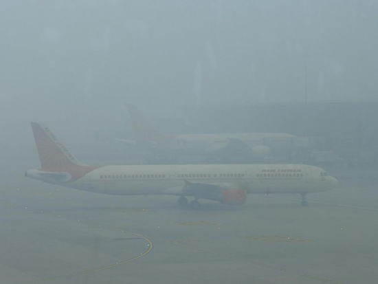 Sowohl bei der Ankunft als auch bei meinem Abflug herschte dichter Nebel auf den Rollfeld in Delhi