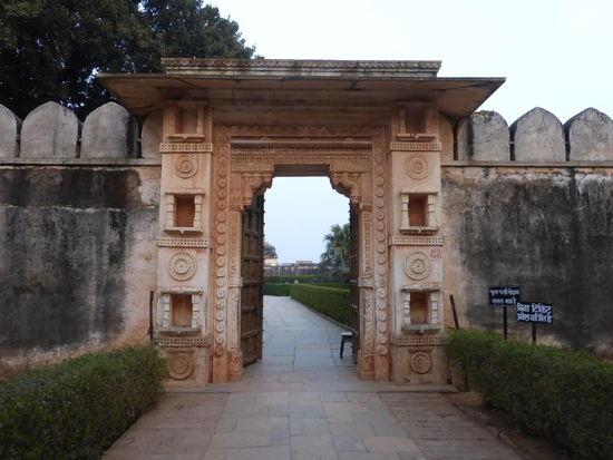 Eingang zum Rani Padmini Palast in der Festung Chittorgarh