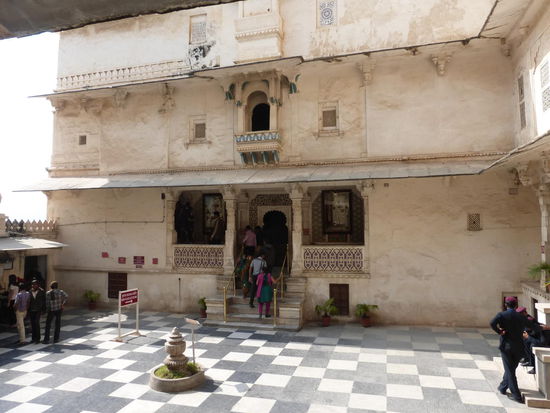 Weiter geht es in die oberen Etagen des Museums