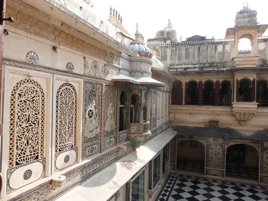 Weiter geht es durch den Palast von Udaipur