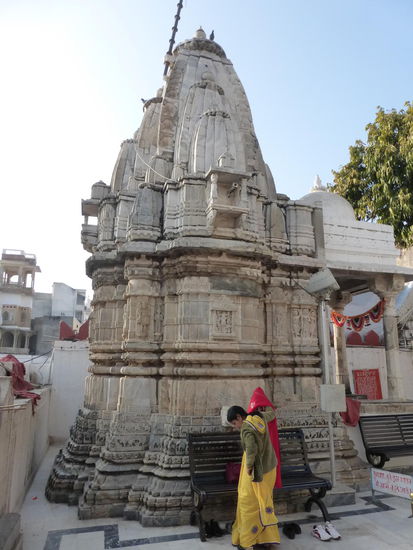 Im  Jagdish Tempel in Udaipur