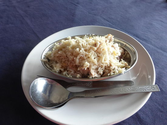 Chicken Reis im Hotel Restaurant für 180 Rupie = 2,15 Euro