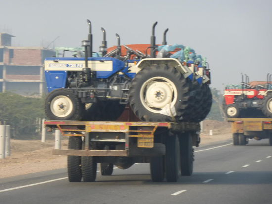 Schwertransporter unterwegs in Rajasthan