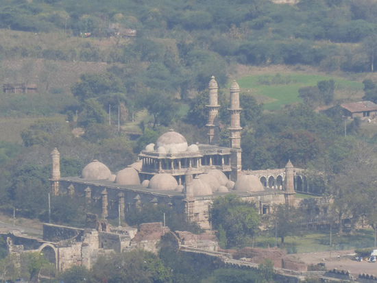 Blick auf die Jama Masjid Moschee vom Saat Kaman im Champaner - Pavagadh Park