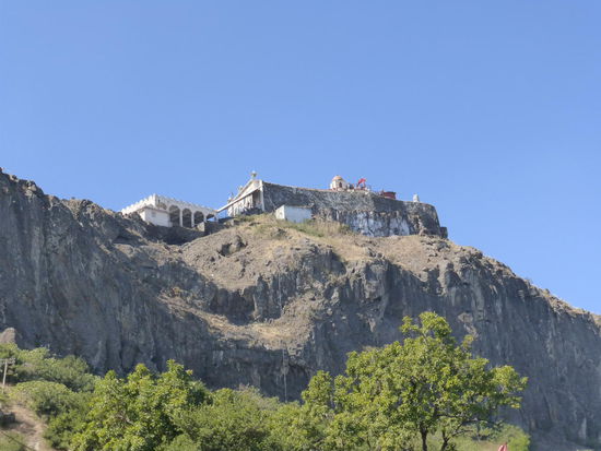 Bahavani Devi Tempel auf dem Gipfel des  Pavagadh Hügel