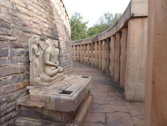 Hier wieder Stupa 1  " Große Stupa "