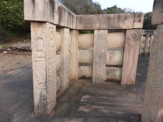 Stupa 2 in Sanchi aus dem 2. Jh. vor Chr.