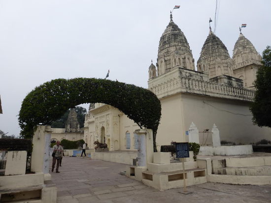 Ich habe nach ca. 25 Minuten Fußweg die östliche Tempelgruppe von Khajuraho erreicht