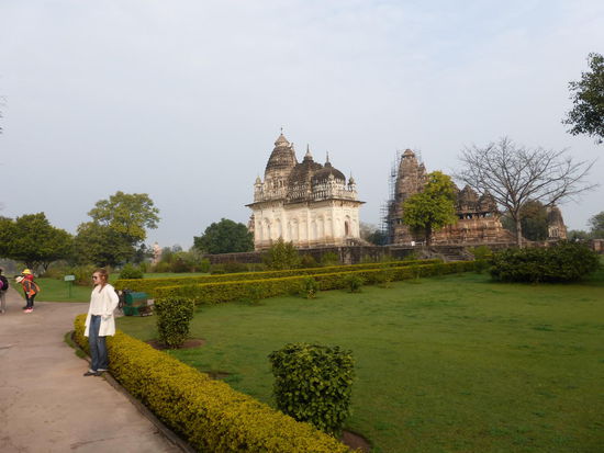 Erster Blick auf die Tempel der Westgruppe in Khajuraho