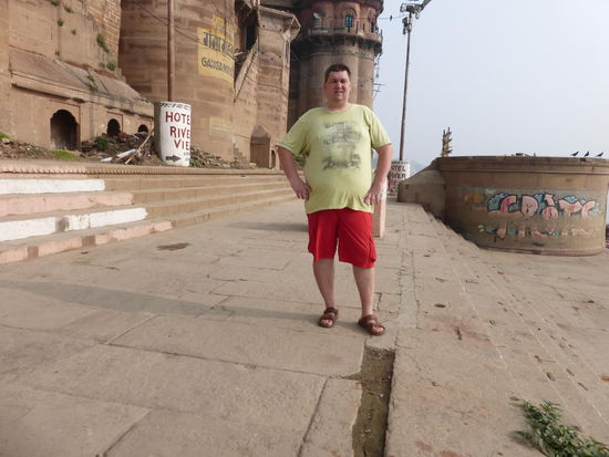 Ich an den Ghats von Varanasi