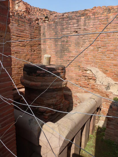 Im Hauptschrein von Sarnath