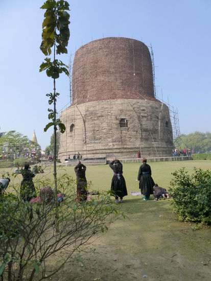 Dharmeka Stupa in Sarnath eines der wenigen Bauwerke die noch erhalten sind