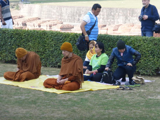 Buddhistische Pilger in Sarnath