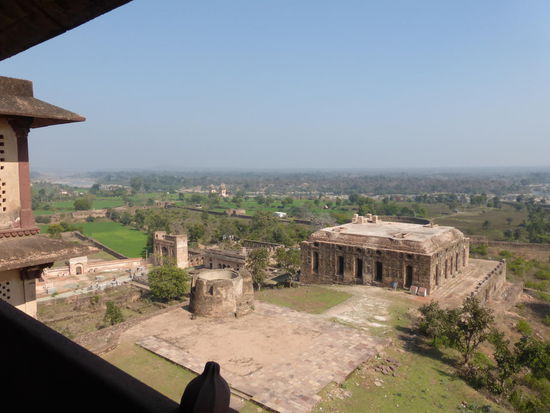 Blick von den Balkonen des Orcha Palast auf die Umgebung mit Ihren Chhatris