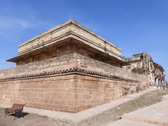 Wieder außerhalb des Man Mandir - großer Palast geht es weiter durch die Festung Gwalior
