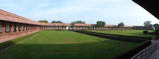 Blick auf die Grünanlagen in Fatehpur Sikri