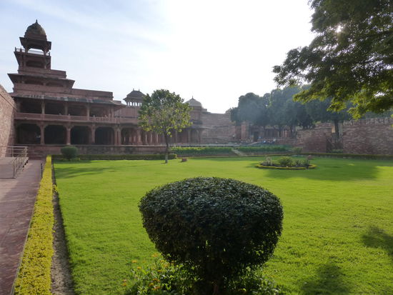 Blick auf die Grünanlagen in Fatehpur Sikri