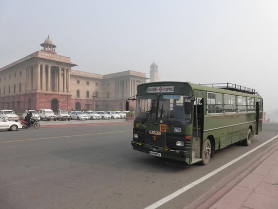 Armee und Polizei vor dem Rashtrapati Bhavan im Regierungsviertel - Die Soldaten selbst durfte ich nicht fotografieren !!