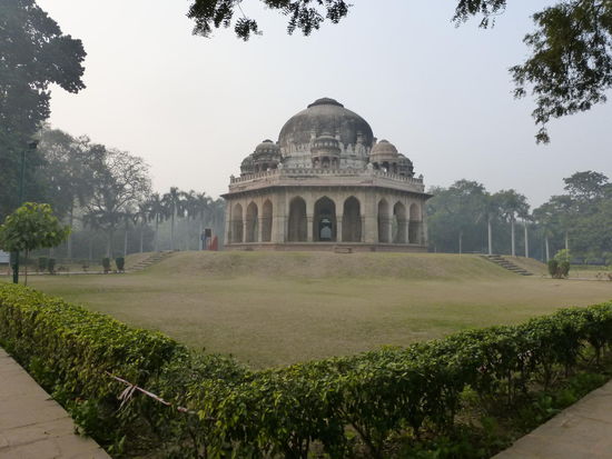 Das Grabmal für Mohammad Sha ist neben den Sikandar Lodi Grab das bedeutenste im Park