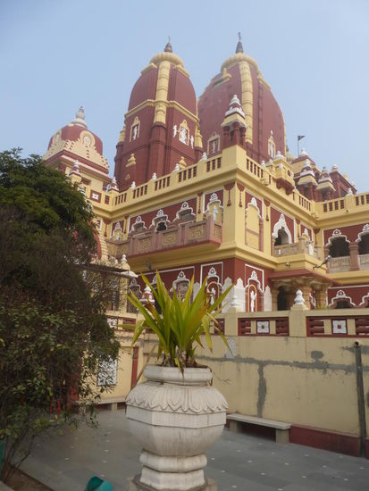 Am Lakhmi Narayan Tempel in New Delhi