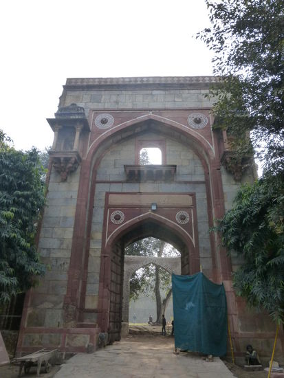 Tor in arabischen Sarai Richtung Süden auf dem Weg zum Humayuns Grab