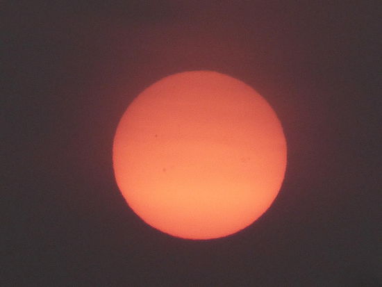Sonnenaufgang am frühen Morgen in Berlin Tegel