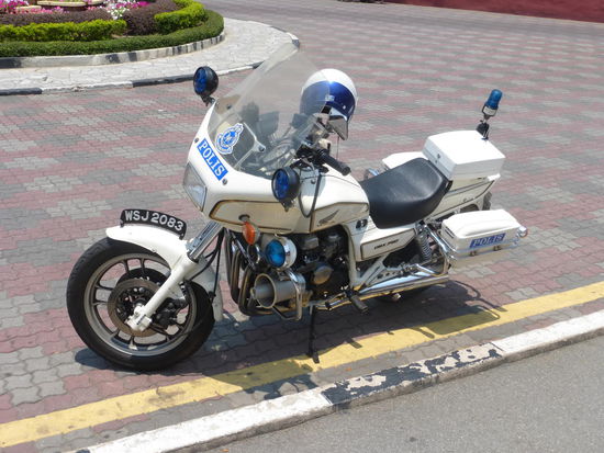 Polizei in Warteposition