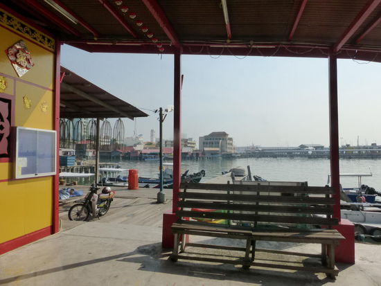 Die mehr als 100 Jahre alten Pfahlbautensiedlungen ( Clan Jetties ) in Georgetown