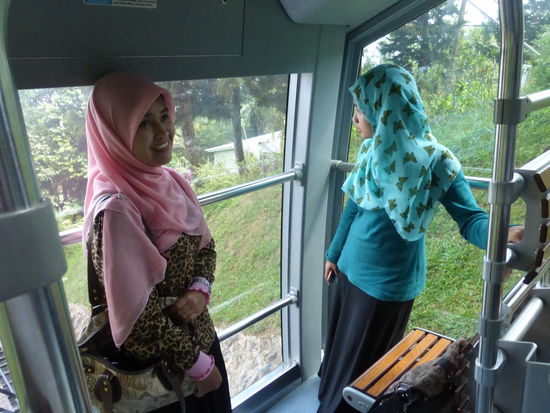 Auch diese 2 Damen vom malaysischen Festland haben ihren Spaß !! 